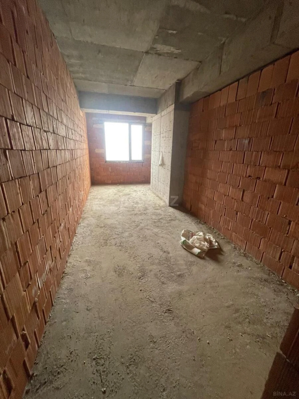 Satılır 3 otaqlı mənzil 154 m²