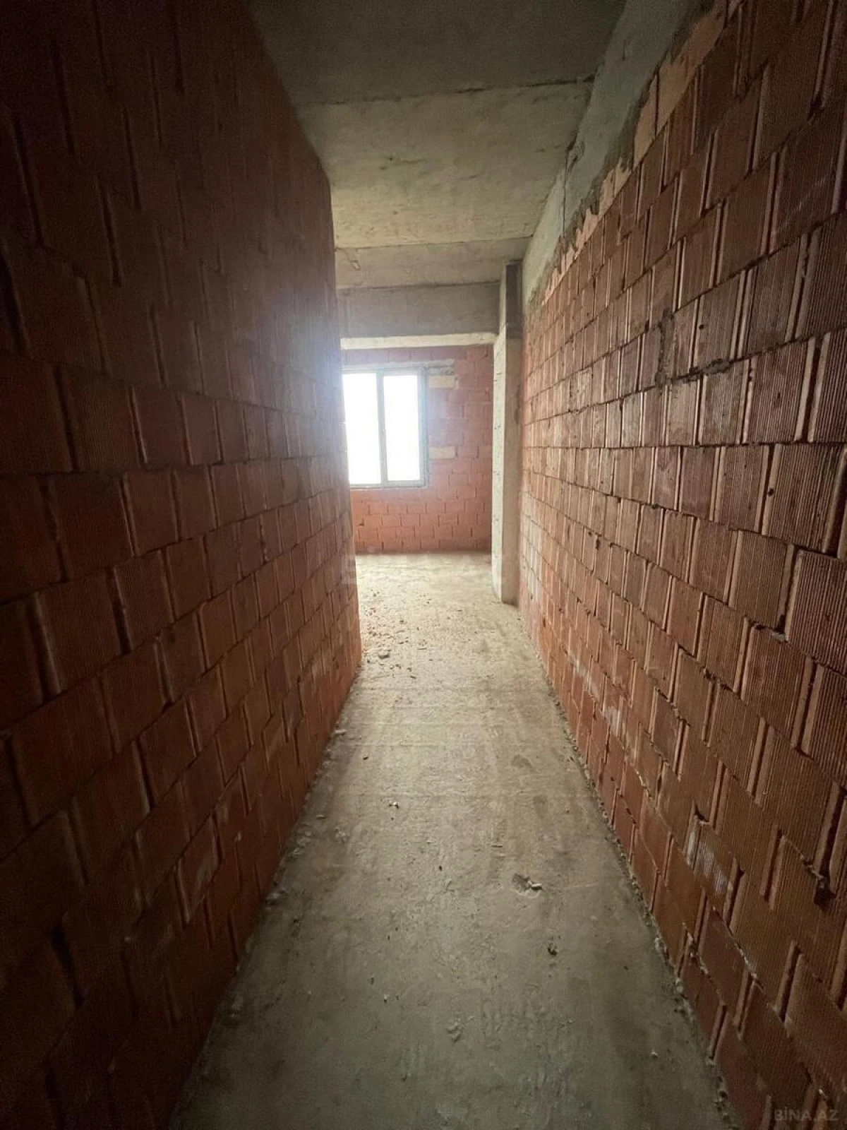 Satılır 3 otaqlı mənzil 154 m²