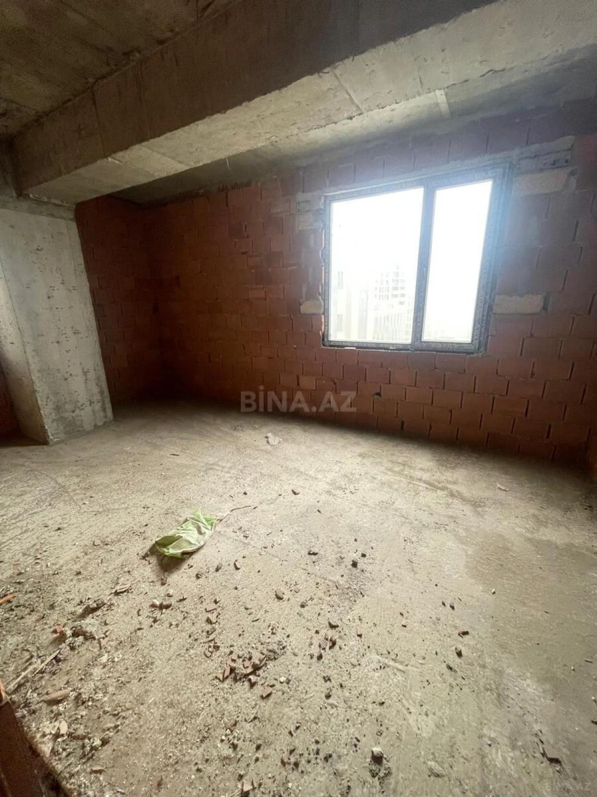 Satılır 3 otaqlı mənzil 154 m²