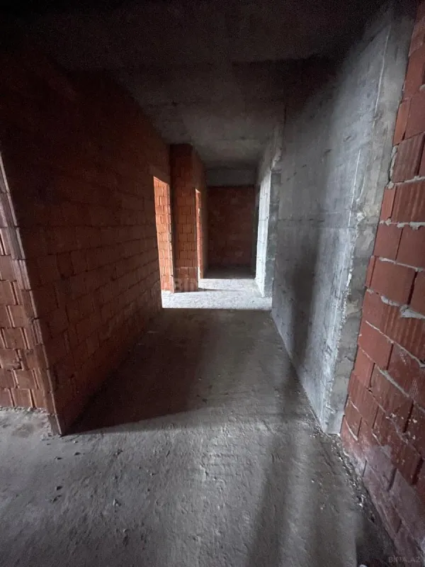 Satılır 3 otaqlı mənzil 154 m²