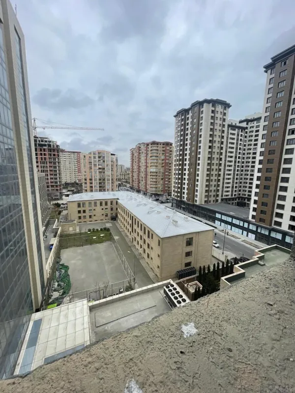 Satılır 3 otaqlı mənzil 154 m²