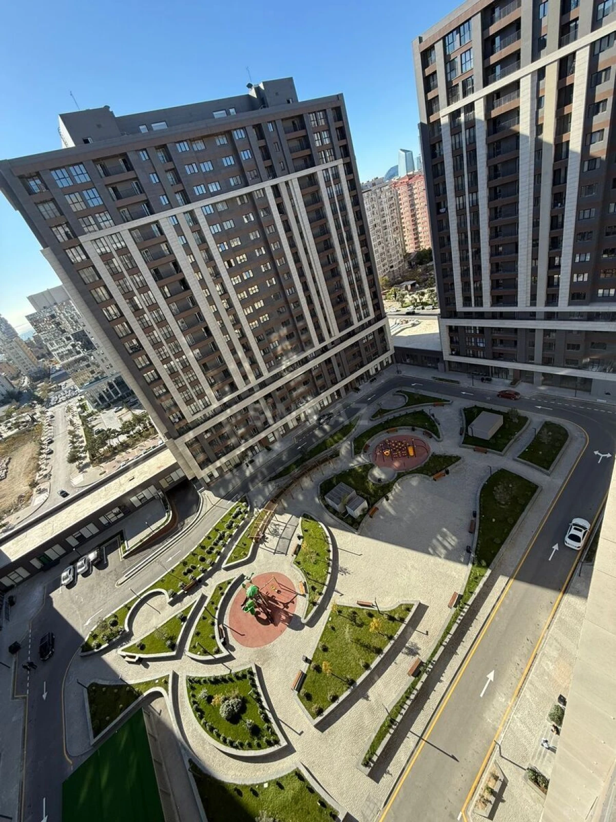 Satılır 3 otaqlı mənzil 125 m²