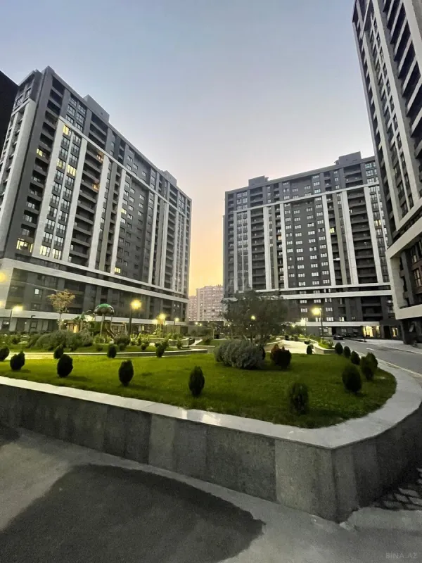 Satılır 3 otaqlı mənzil 125 m²