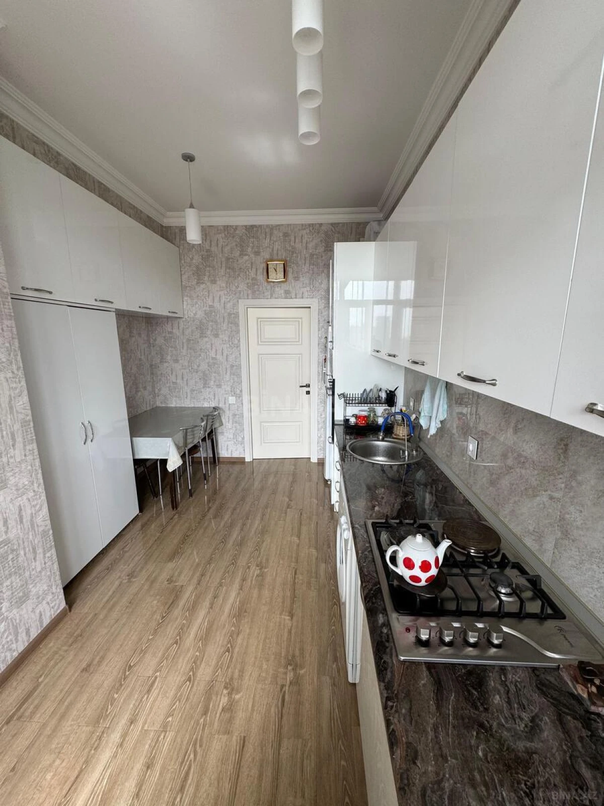 Satılır 3 otaqlı mənzil 101 m²