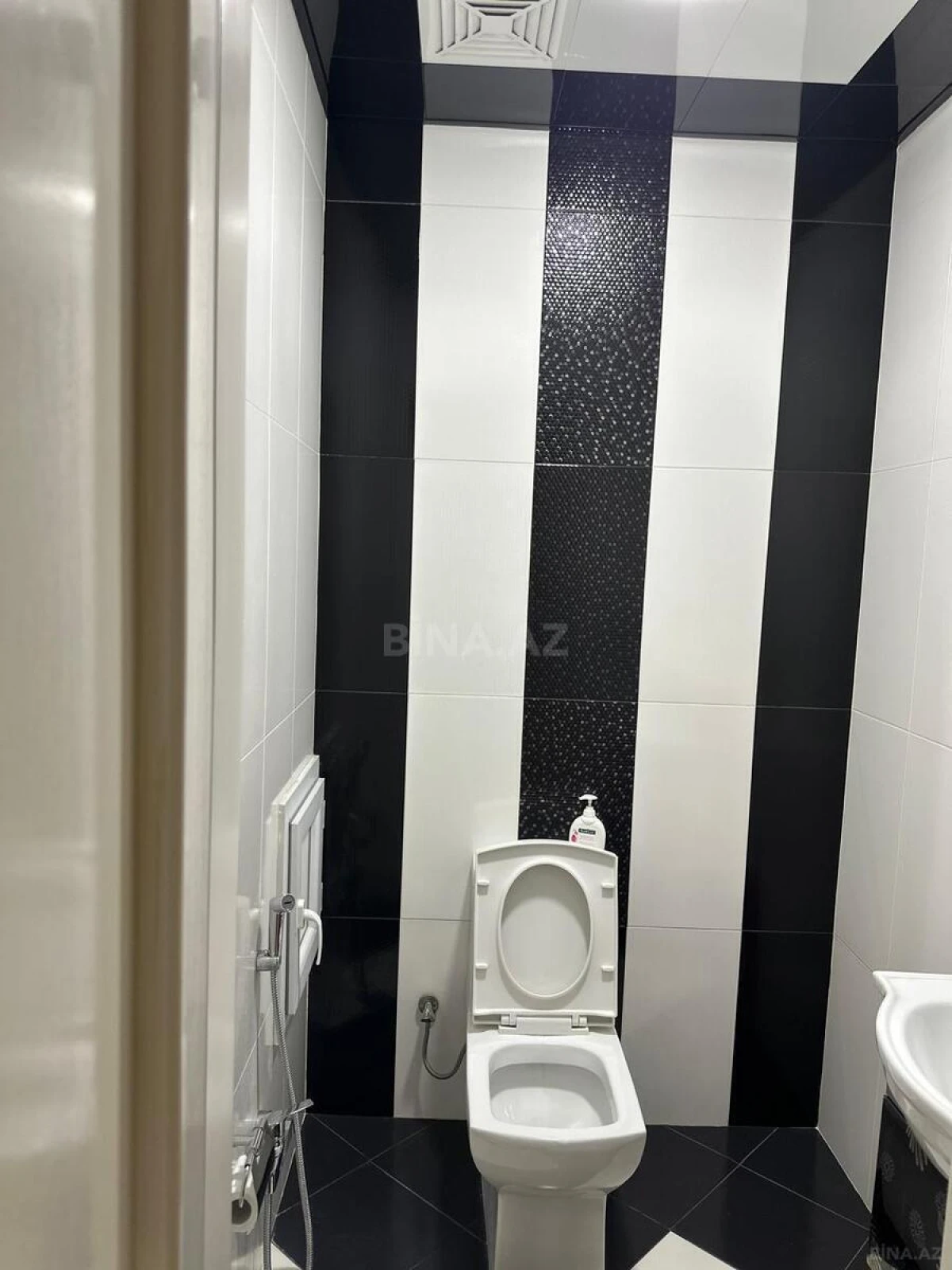 Satılır 4 otaqlı mənzil 145 m²