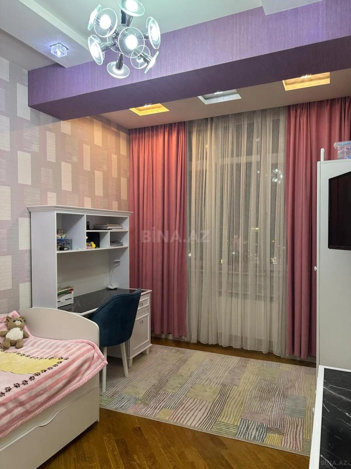 Satılır 4 otaqlı mənzil 145 m²