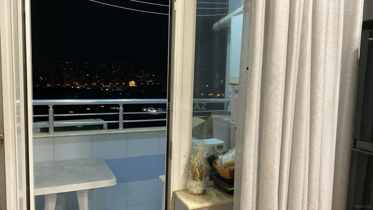 Satılır 4 otaqlı mənzil 145 m²