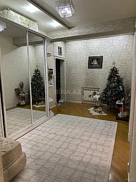 Satılır 4 otaqlı mənzil 145 m²