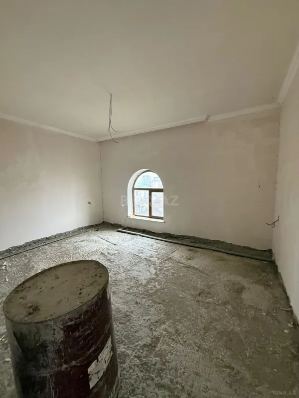 Satılır 6 otaqlı həyət evi 300 m²