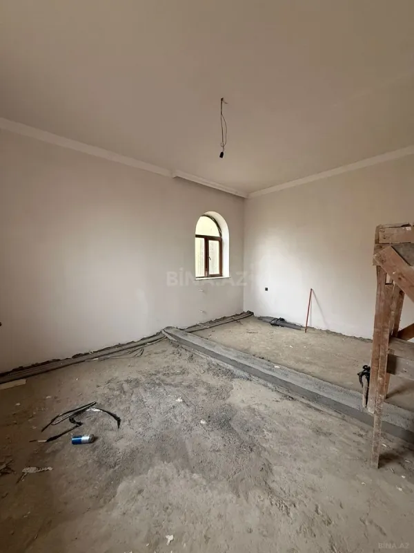 Satılır 6 otaqlı həyət evi 300 m²