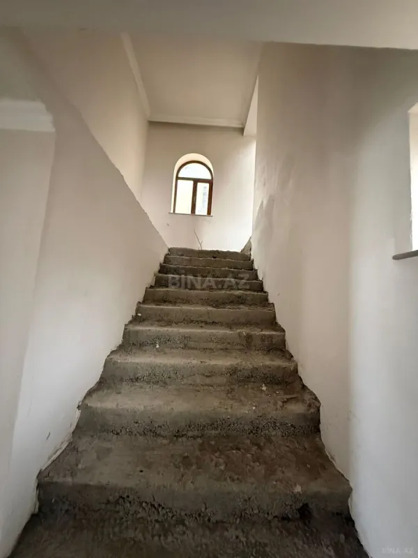 Satılır 6 otaqlı həyət evi 300 m²
