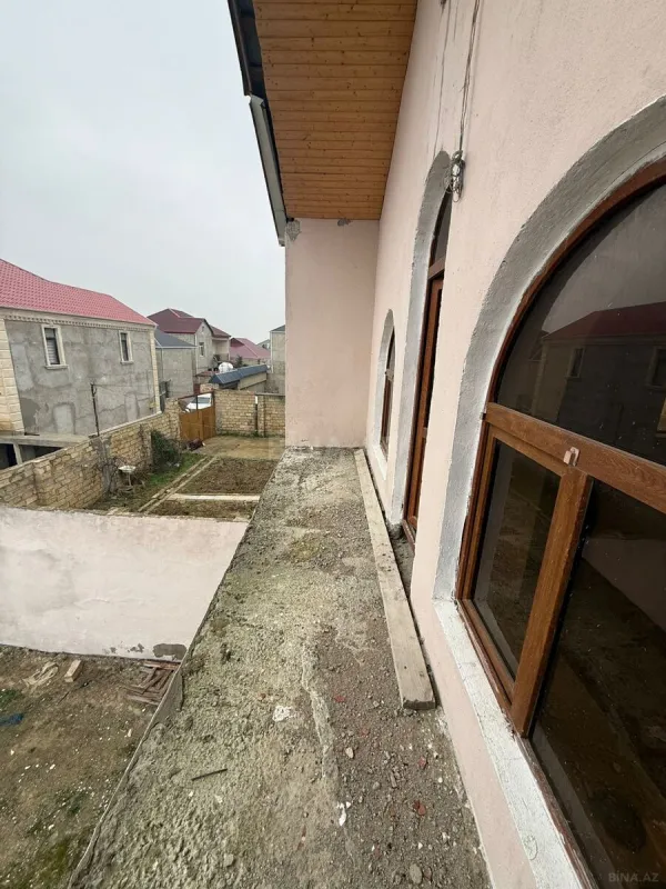 Satılır 6 otaqlı həyət evi 300 m²