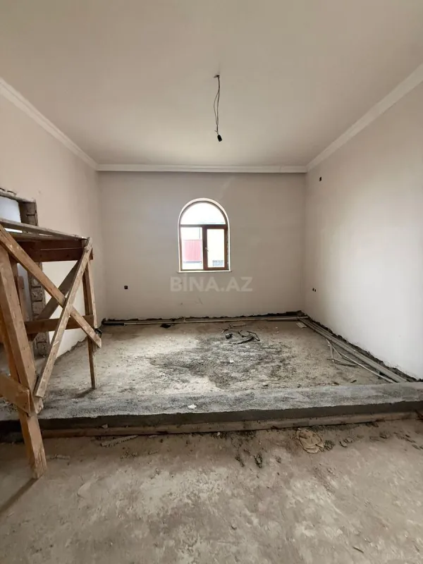 Satılır 6 otaqlı həyət evi 300 m²
