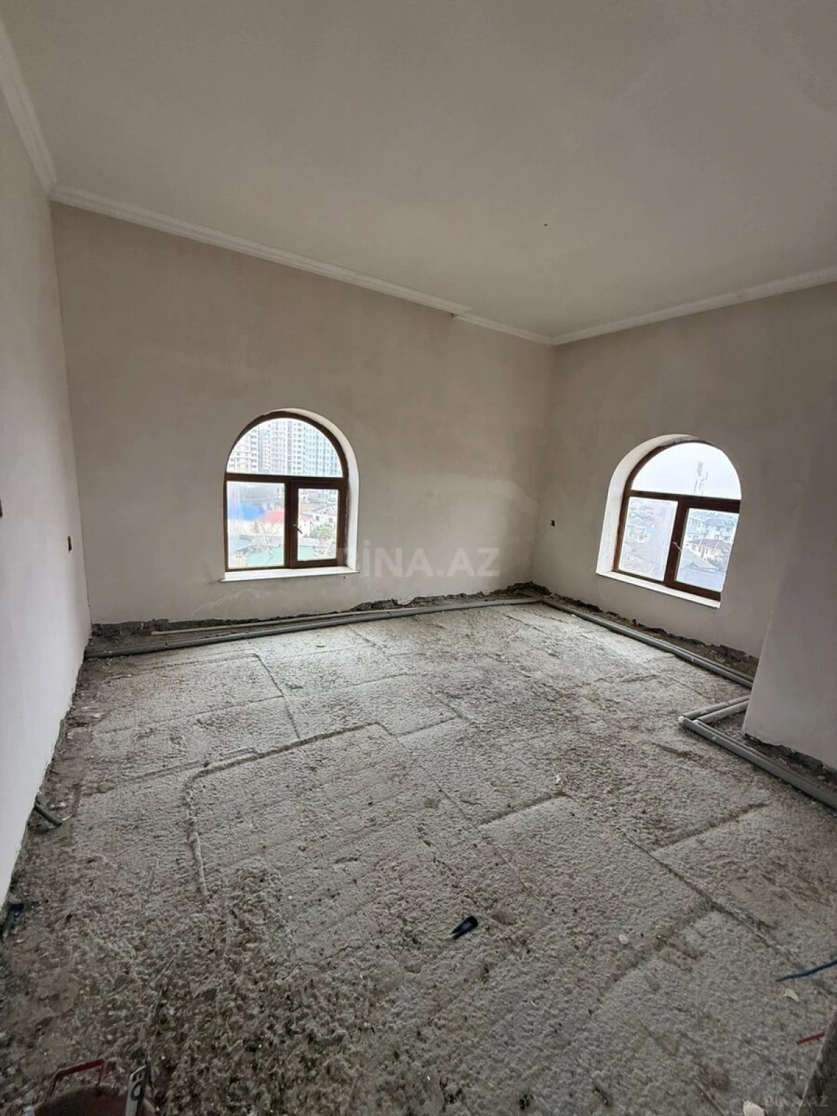 Satılır 6 otaqlı həyət evi 300 m²
