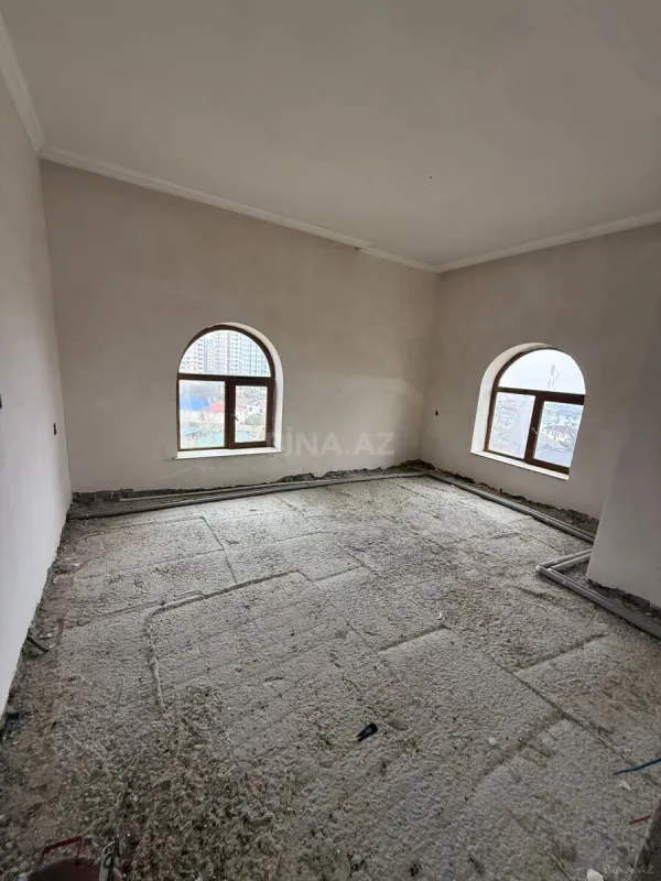 Satılır 6 otaqlı həyət evi 300 m²
