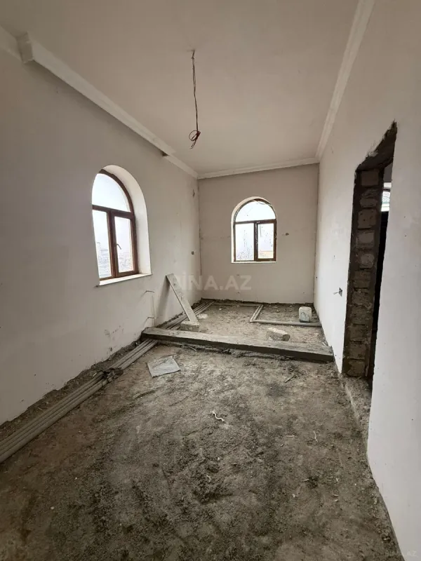 Satılır 6 otaqlı həyət evi 300 m²
