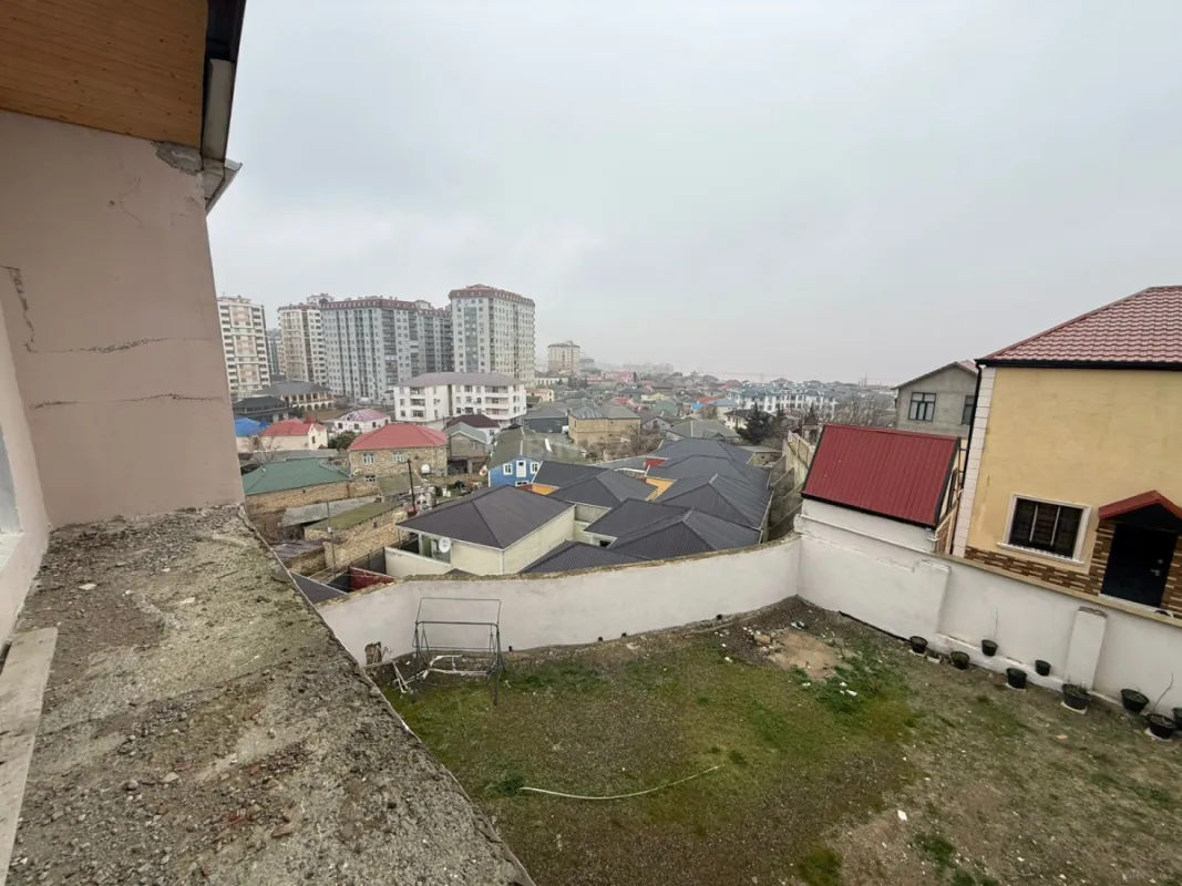 Satılır 6 otaqlı həyət evi 300 m²