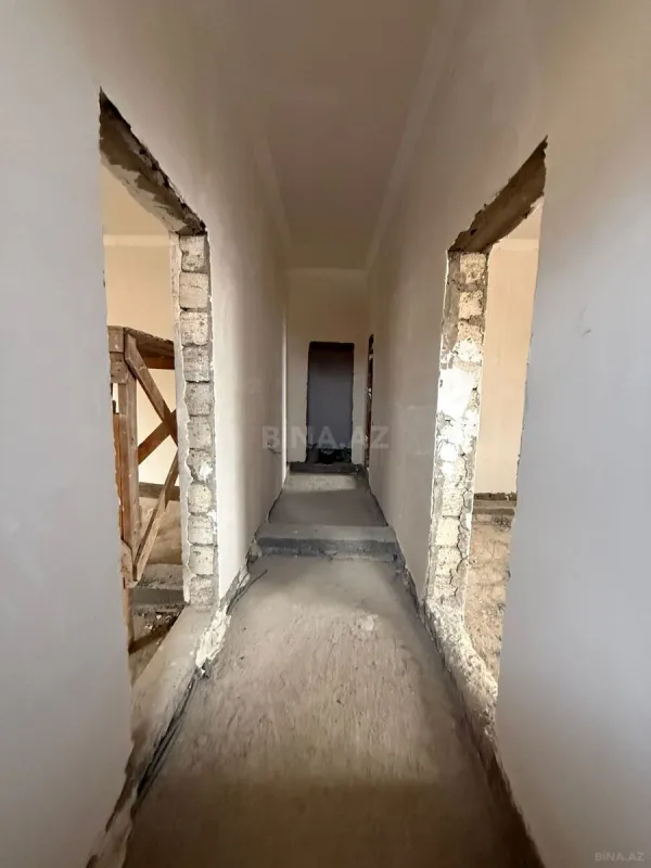 Satılır 6 otaqlı həyət evi 300 m²