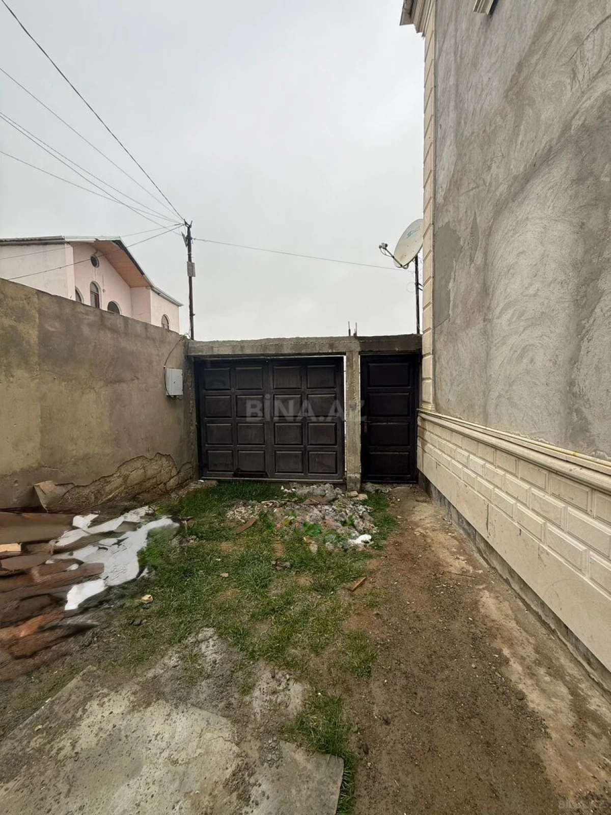 Satılır 6 otaqlı həyət evi 300 m²