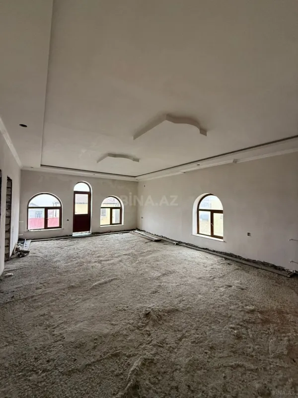 Satılır 6 otaqlı həyət evi 300 m²