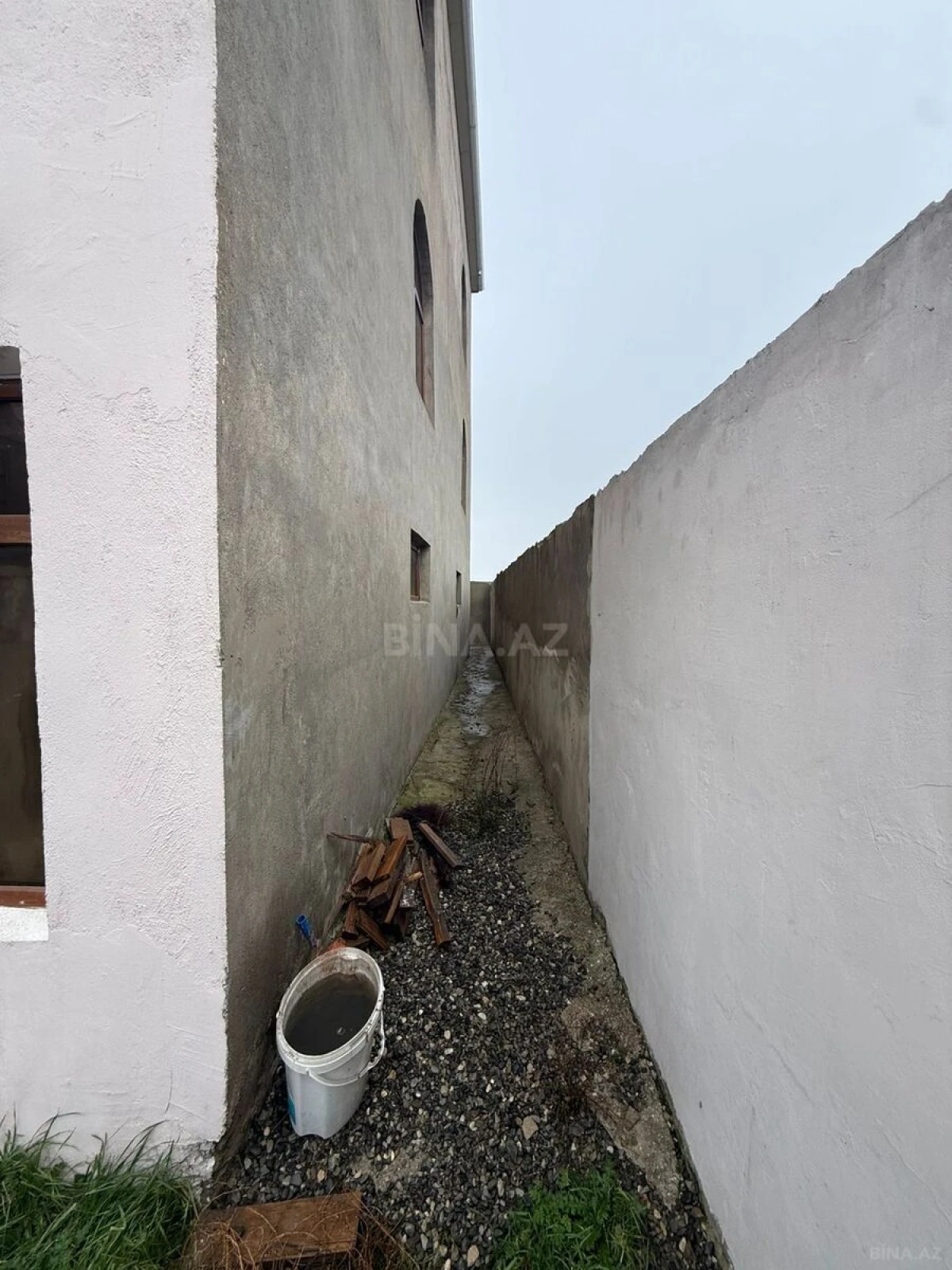 Satılır 6 otaqlı həyət evi 300 m²