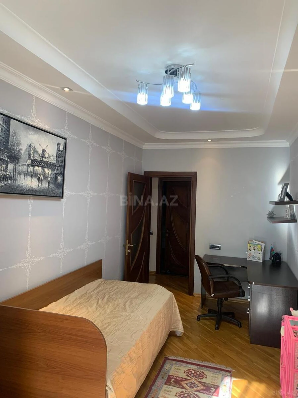 Kirayə verilir 3 otaqlı mənzil 150 m²