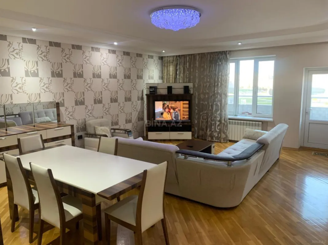 Kirayə verilir 3 otaqlı mənzil 150 m²