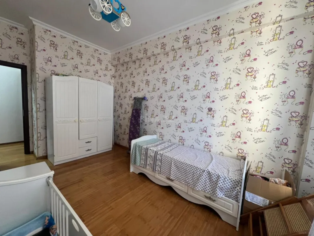 Satılır 3 otaqlı mənzil 94 m²