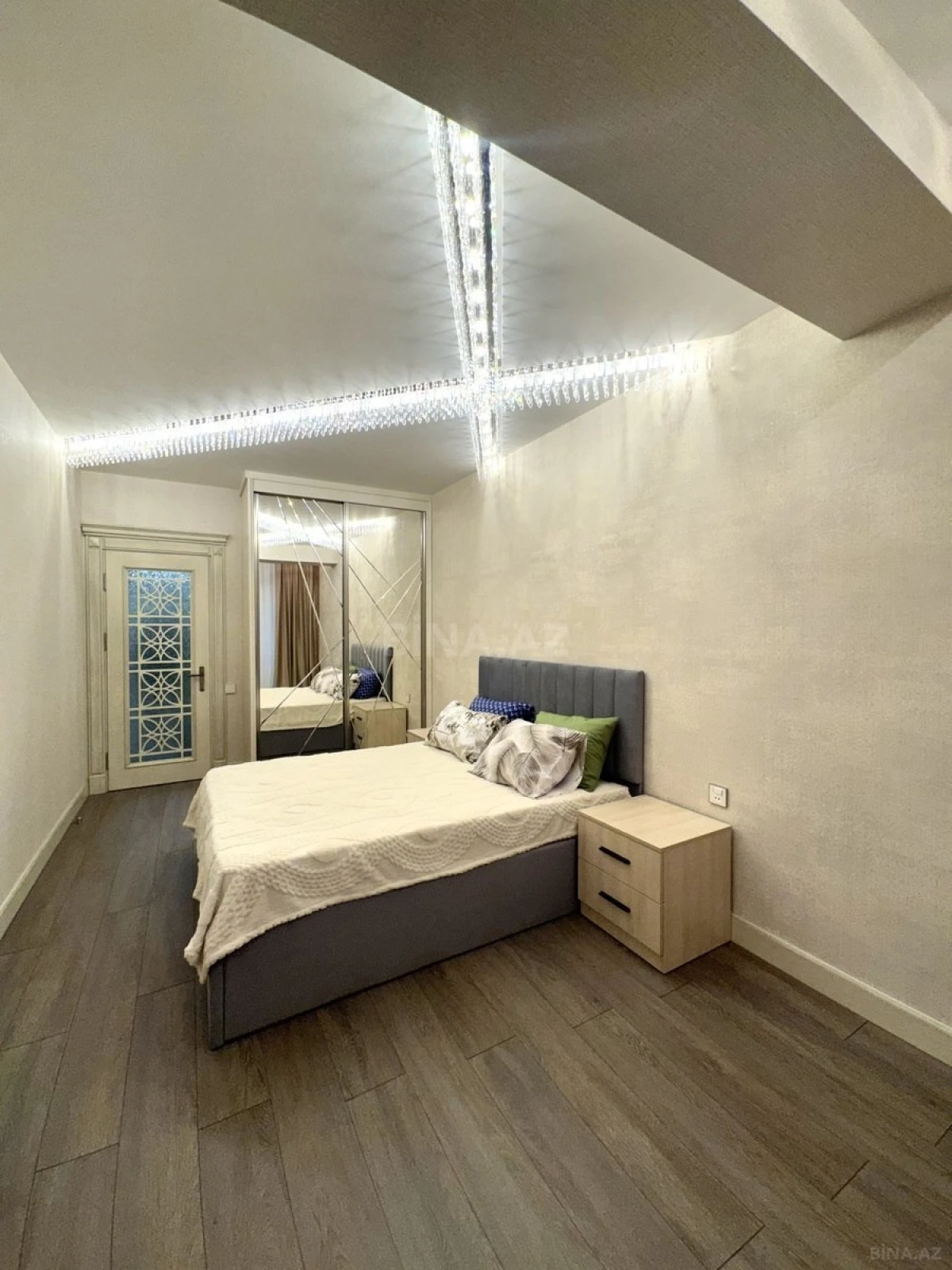 Satılır 2 otaqlı mənzil 64 m²