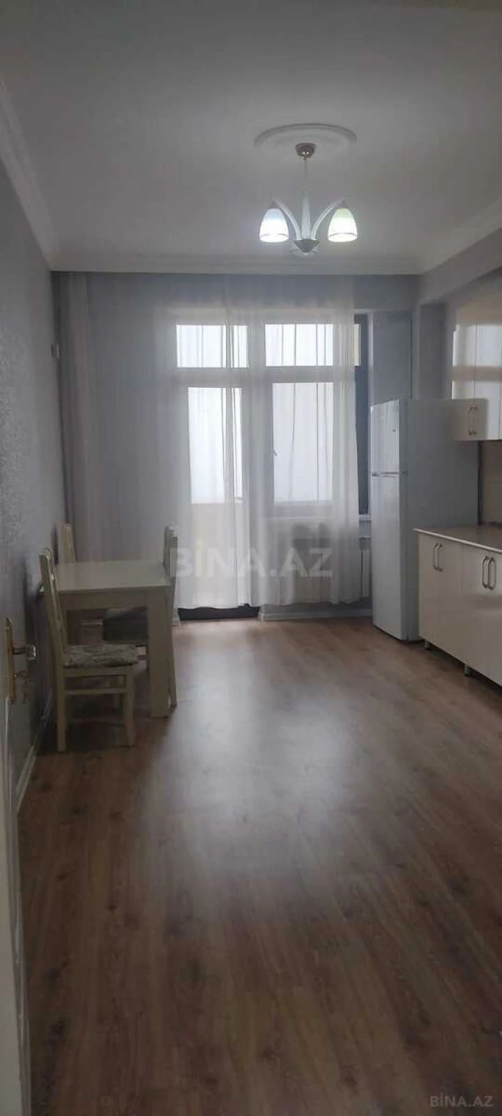 Kirayə verilir 3 otaqlı mənzil 140 m²