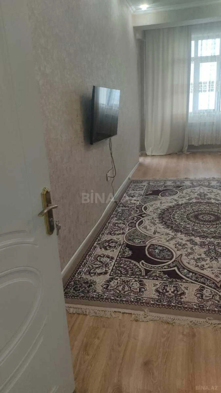Kirayə verilir 3 otaqlı mənzil 140 m²