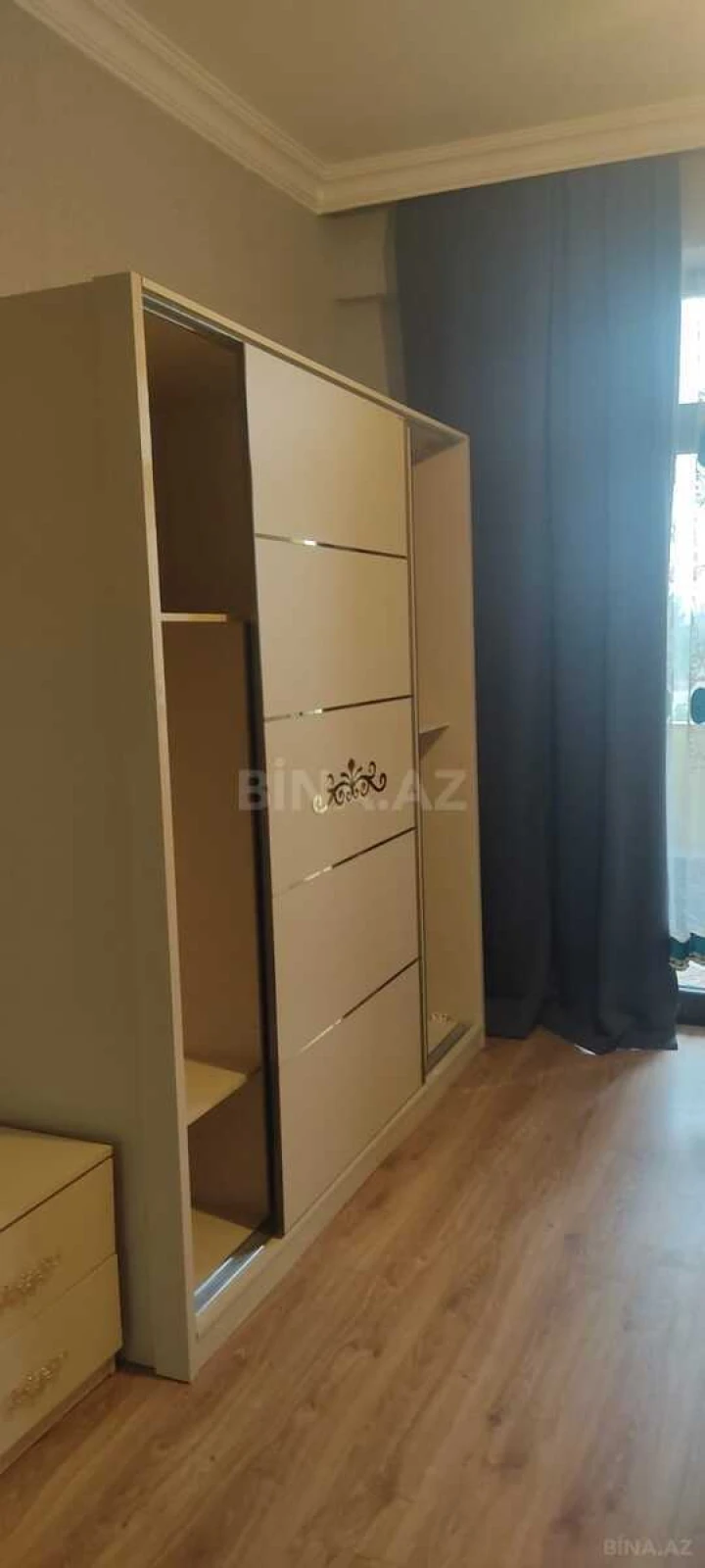 Kirayə verilir 3 otaqlı mənzil 140 m²