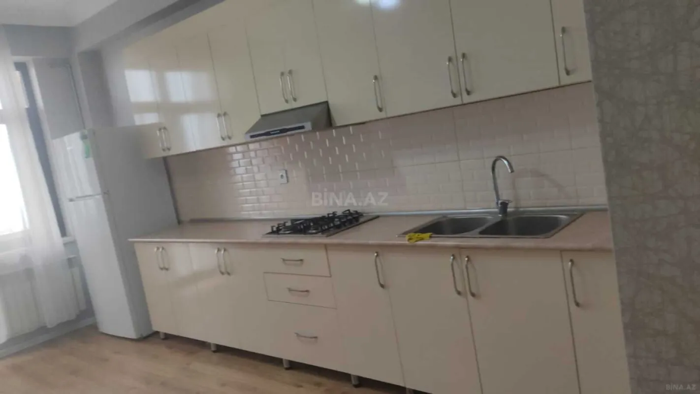 Kirayə verilir 3 otaqlı mənzil 140 m²