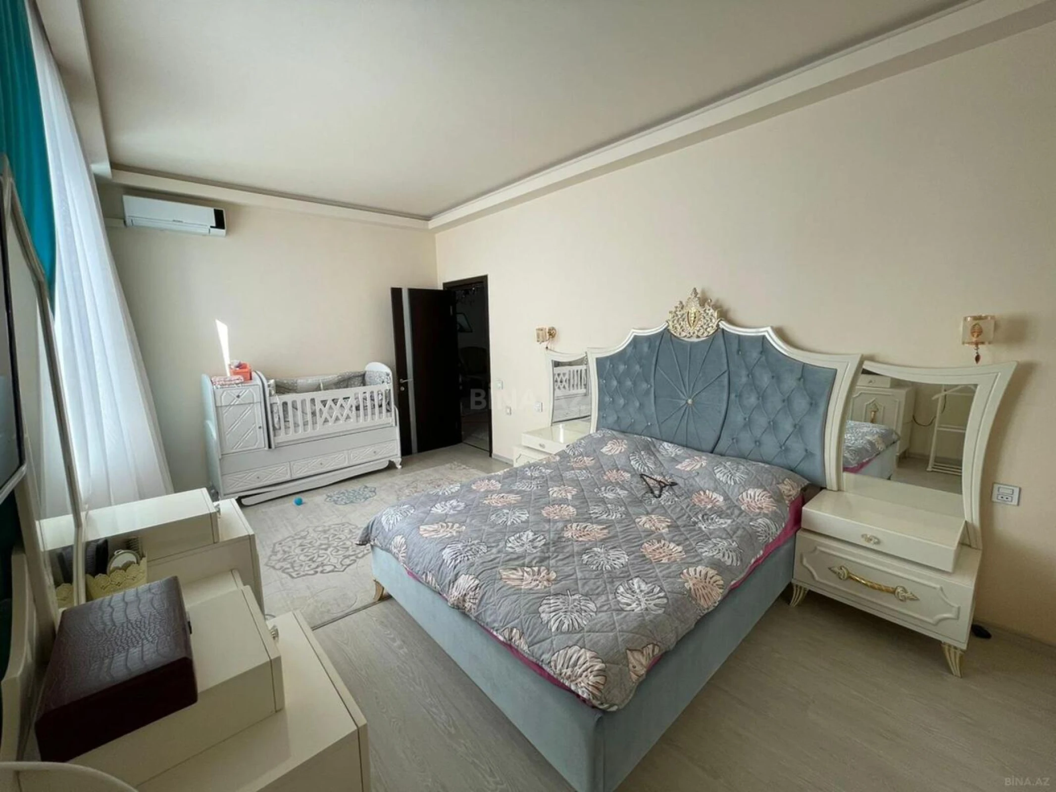 Kirayə verilir 3 otaqlı mənzil 137 m²
