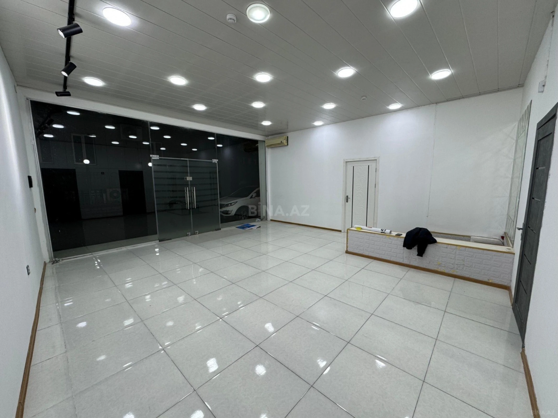 Kirayə verilir obyekt 160 m²