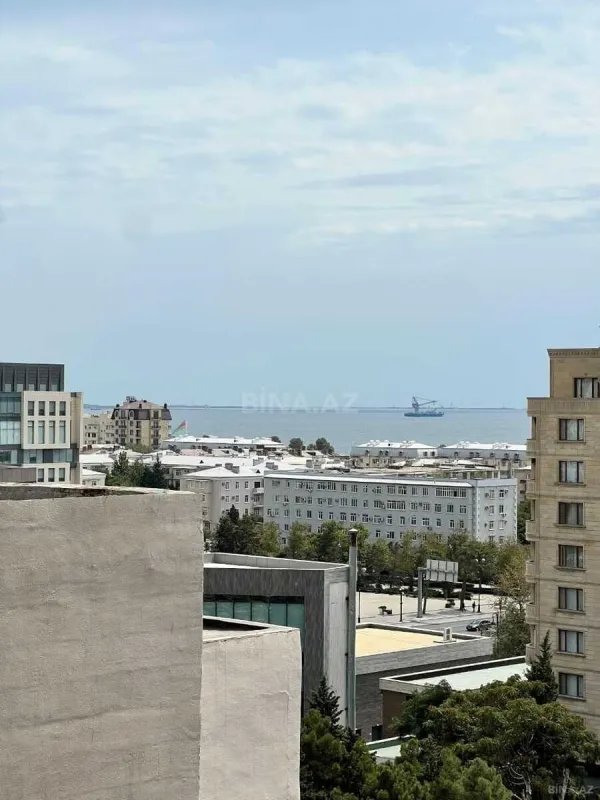 Kirayə verilir 3 otaqlı mənzil 161 m²