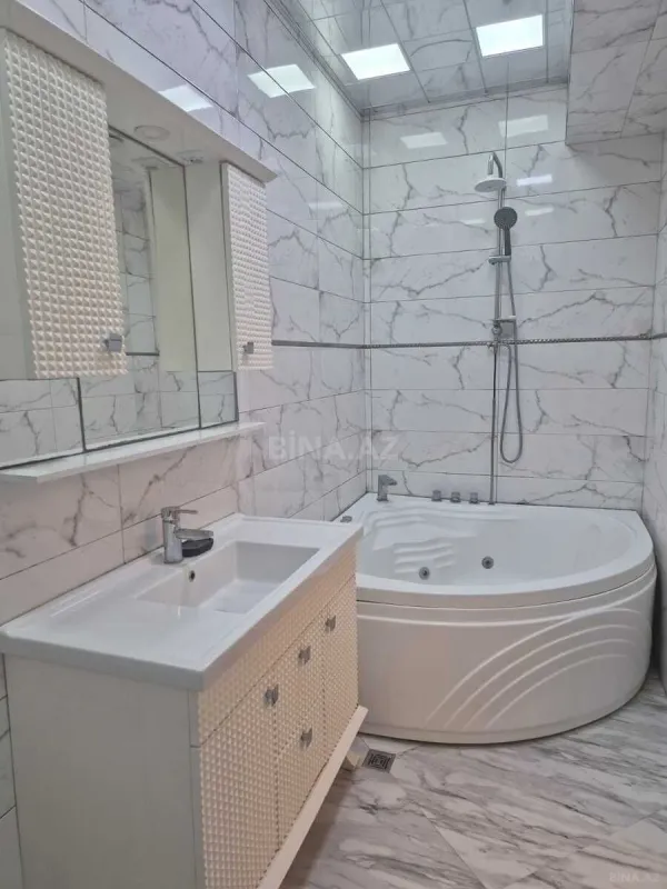 Kirayə verilir 3 otaqlı mənzil 161 m²
