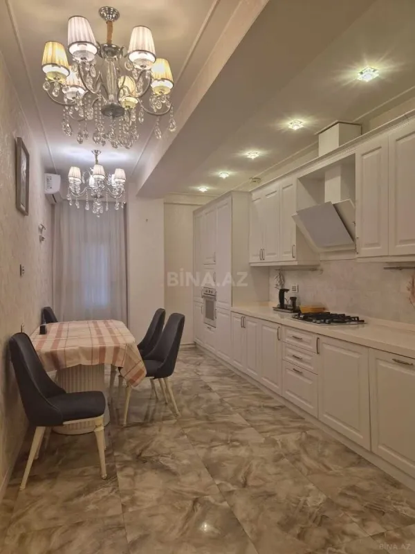 Kirayə verilir 3 otaqlı mənzil 161 m²