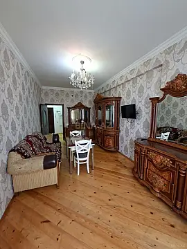 Kirayə verilir 2 otaqlı mənzil 75 m²