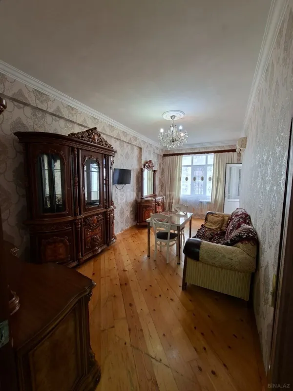 Kirayə verilir 2 otaqlı mənzil 75 m²