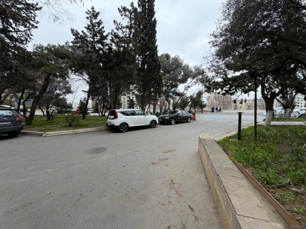 Kirayə verilir 2 otaqlı ofis 90 m²