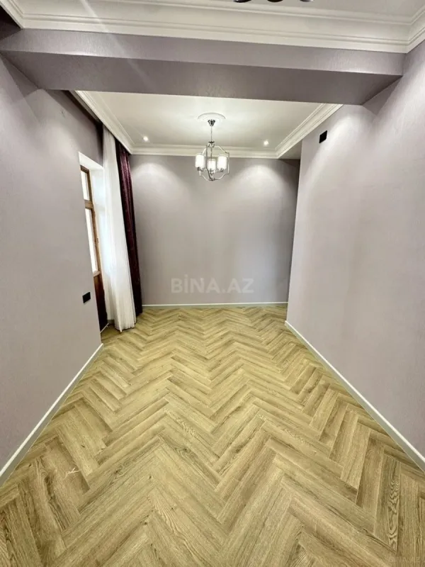 Satılır 3 otaqlı mənzil 150 m²