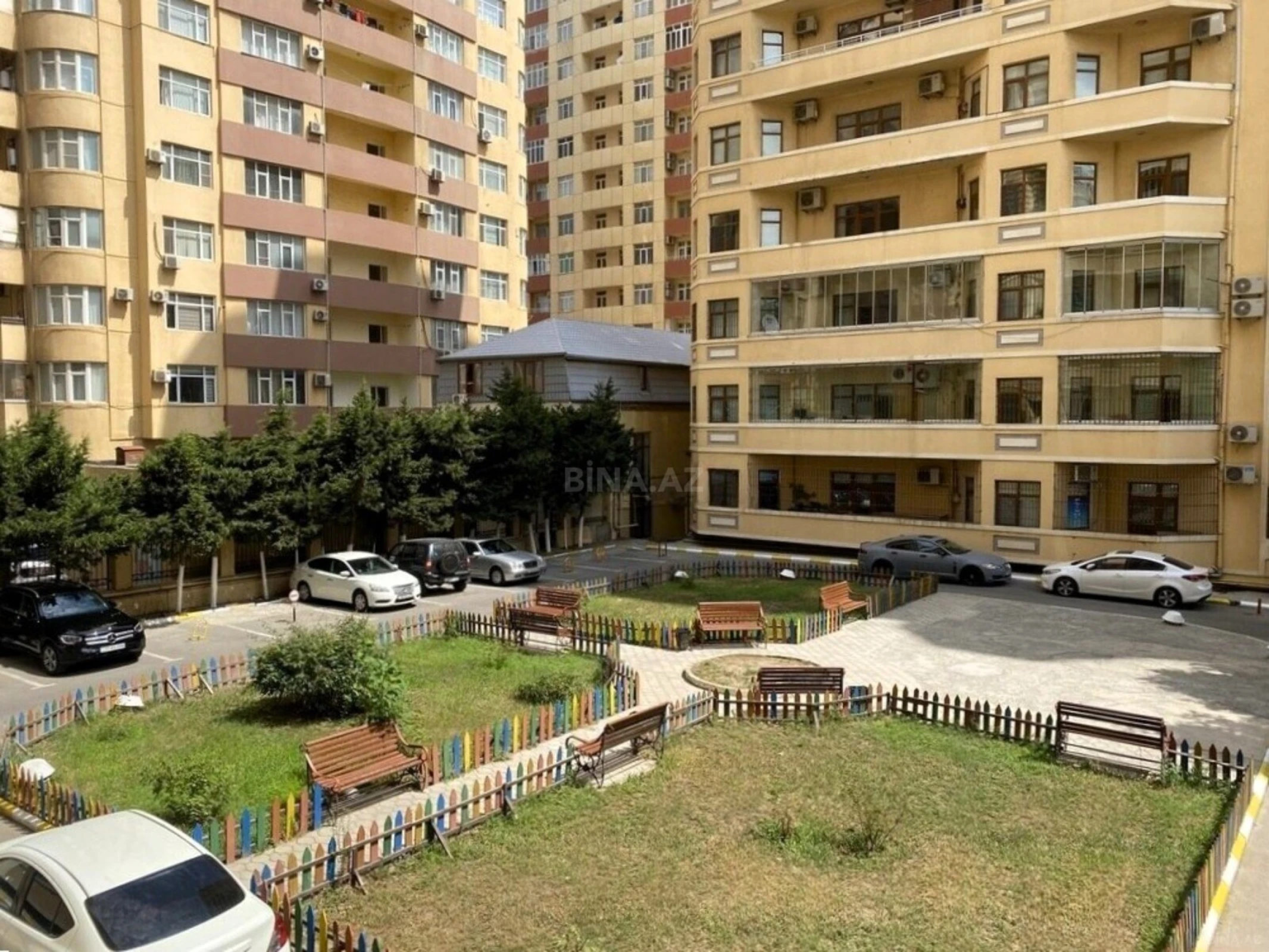 Satılır 3 otaqlı mənzil 150 m²