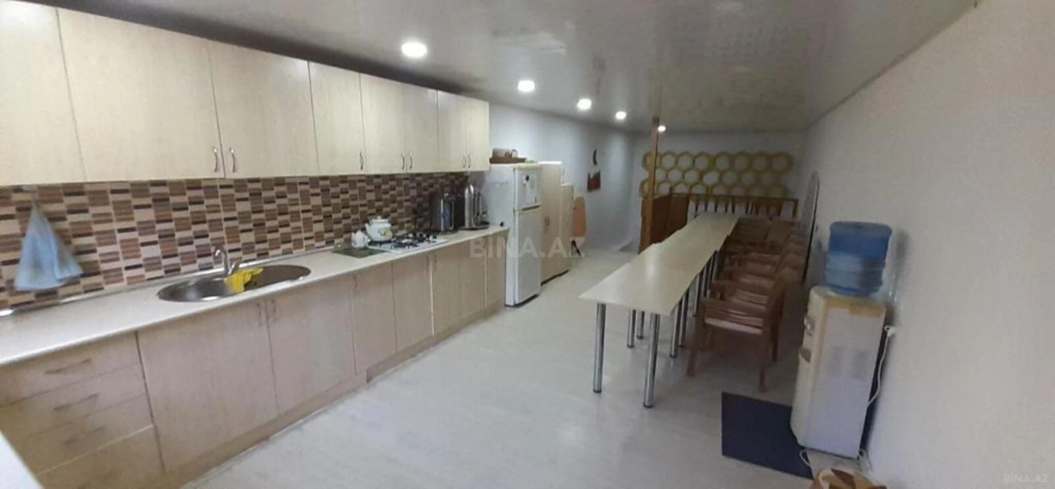 Satılır 15 otaqlı həyət evi 750 m²