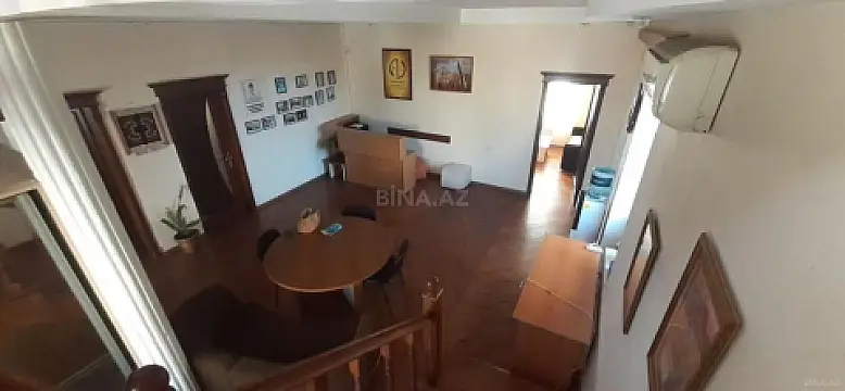 Satılır 15 otaqlı həyət evi 750 m²