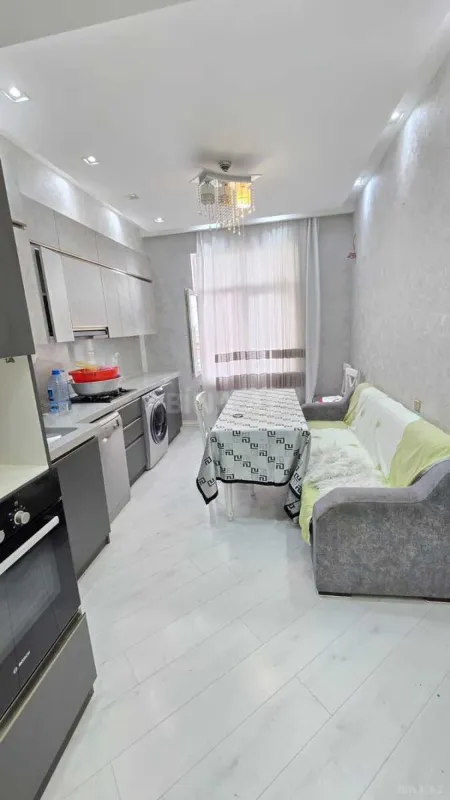 Satılır 3 otaqlı mənzil 125 m²