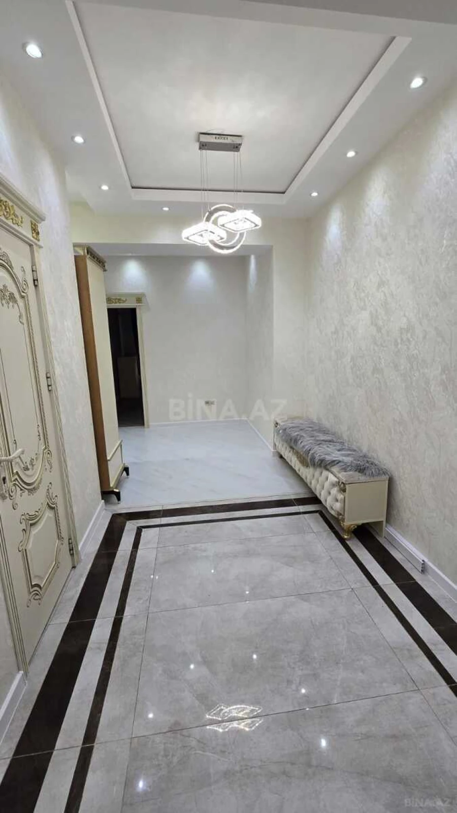Satılır 3 otaqlı mənzil 125 m²
