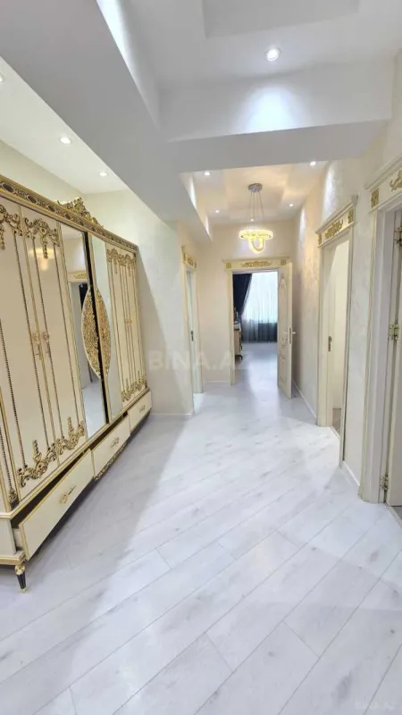 Satılır 3 otaqlı mənzil 125 m²