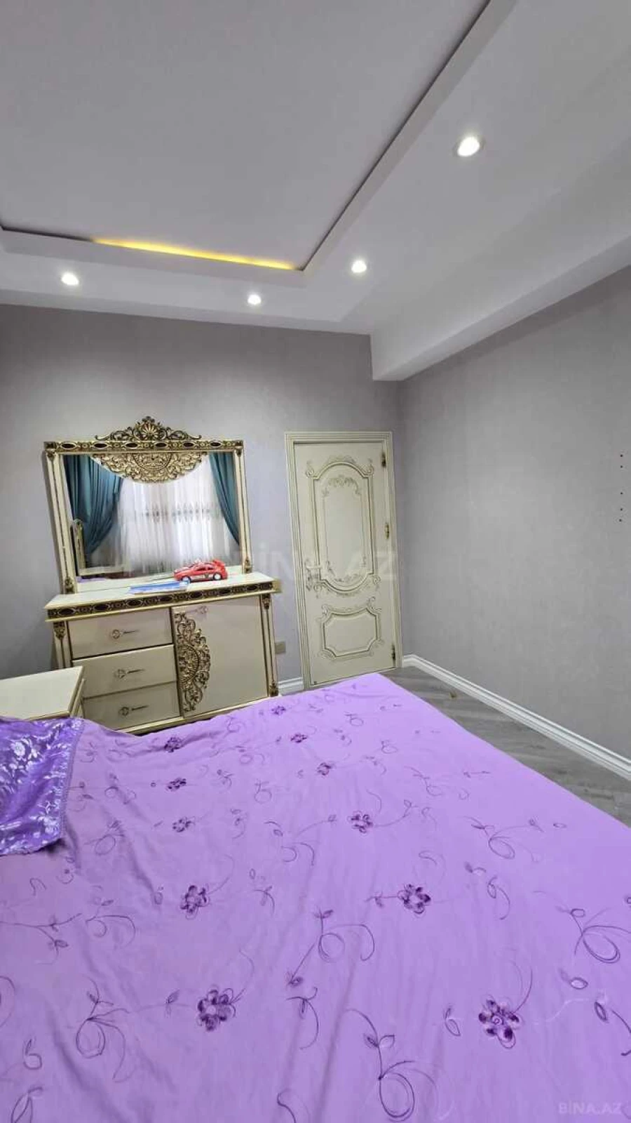 Satılır 3 otaqlı mənzil 125 m²