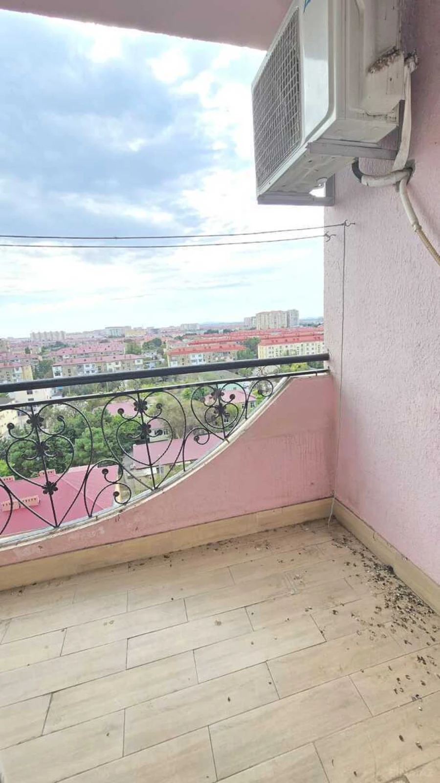 Satılır 3 otaqlı mənzil 125 m²